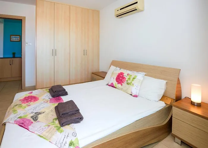 아파트 Sea View Apt*spacious Balcony*200m To The 파라림니